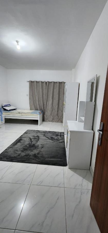 Sharing Motel Rooms Abu Dhabi Exterior foto