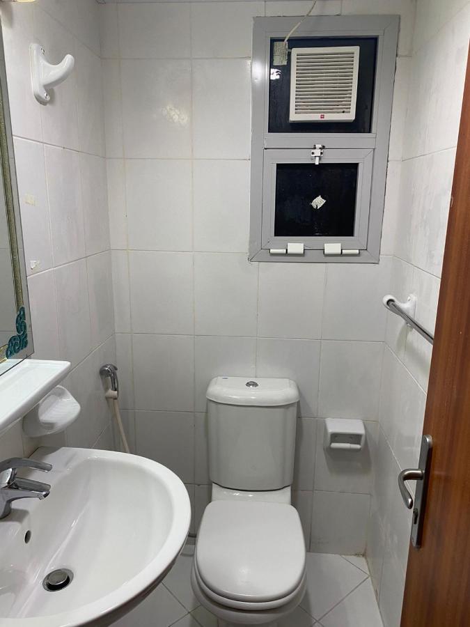 Sharing Motel Rooms Abu Dhabi Exterior foto