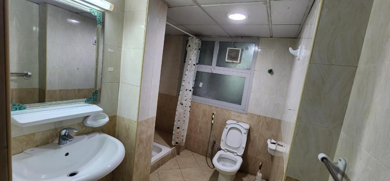 Sharing Motel Rooms Abu Dhabi Exterior foto