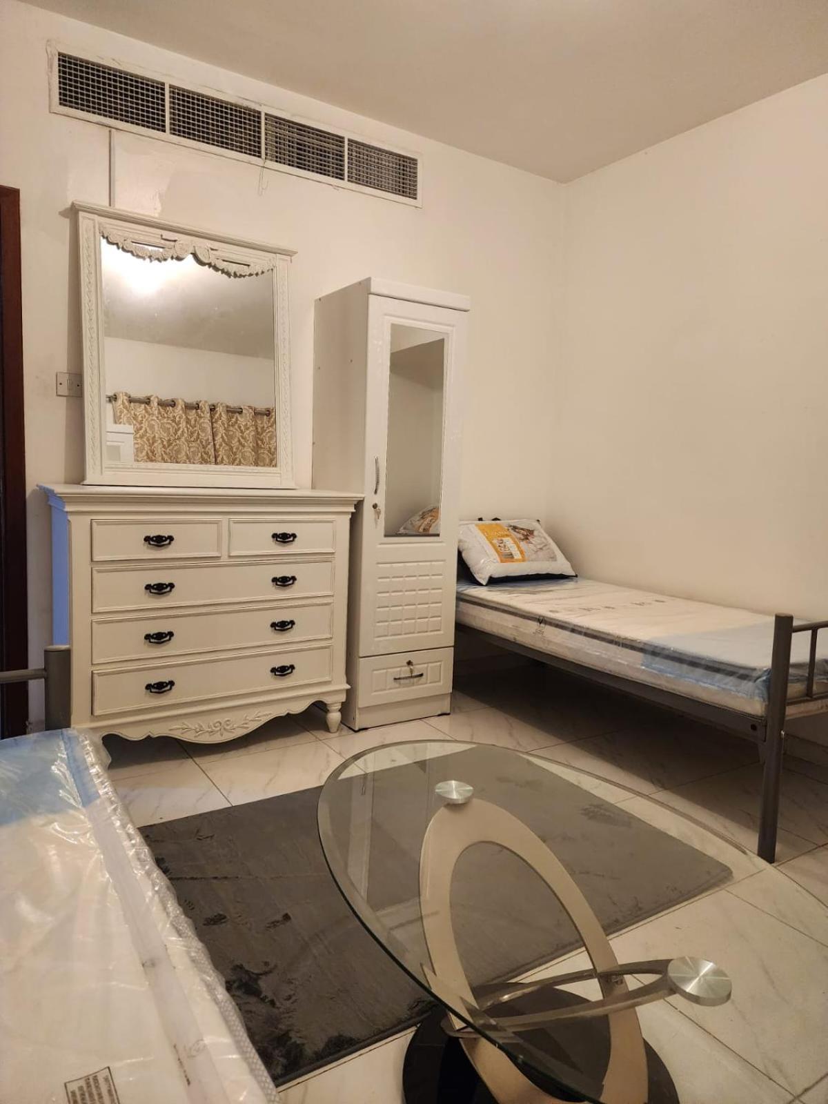 Sharing Motel Rooms Abu Dhabi Exterior foto